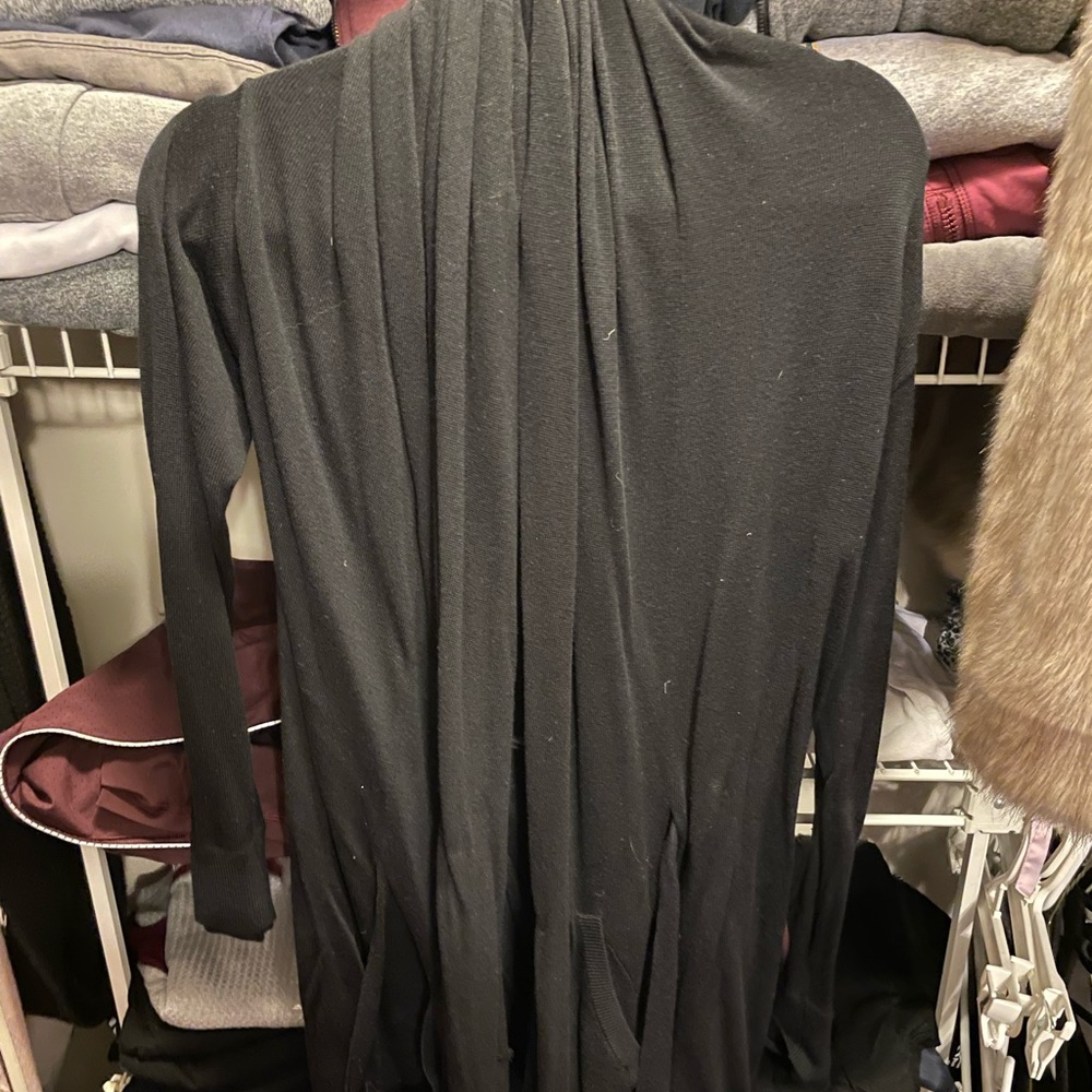 Lululemon black sweater - Picture 4 of 10
